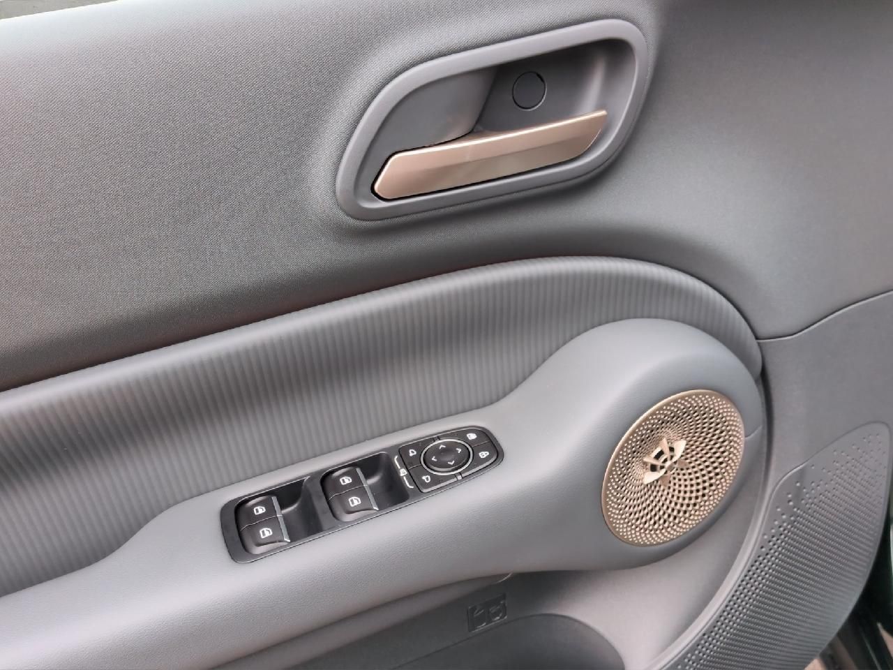 Fahrzeugabbildung GWM GWM Ora 5 SUV 1.5 Turbo HEV ncl. Panoramaglasdac
