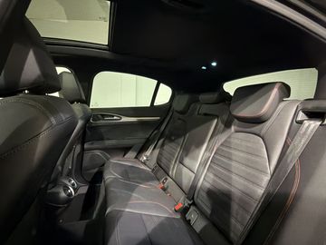 Alfa-Romeo Stelvio - 6