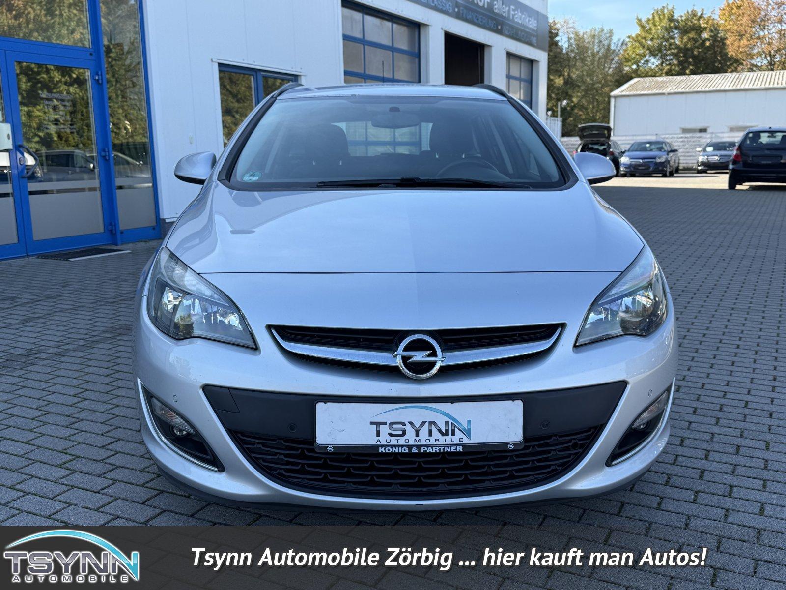 Opel Astra 2013 — interior