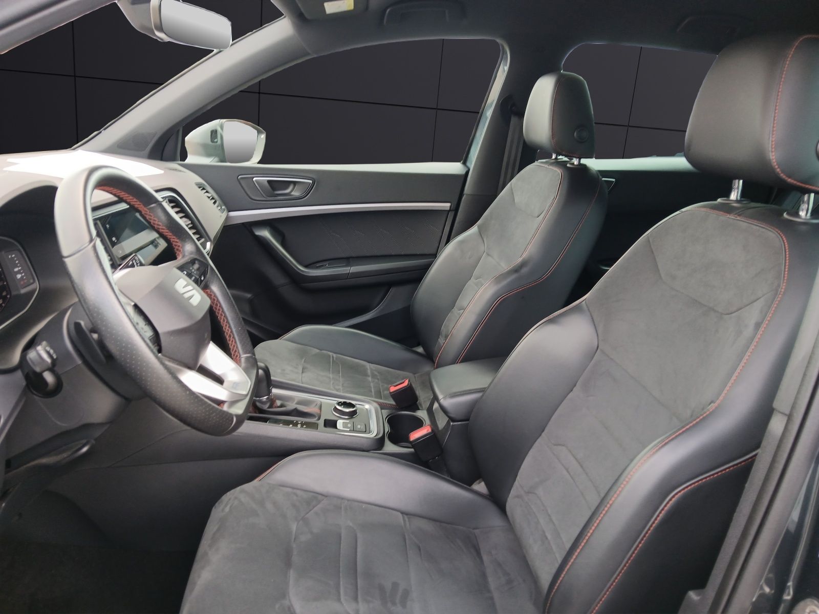 Fahrzeugabbildung SEAT Ateca TDI FR-Line DSG STH LED Navi AID ACC RFK S
