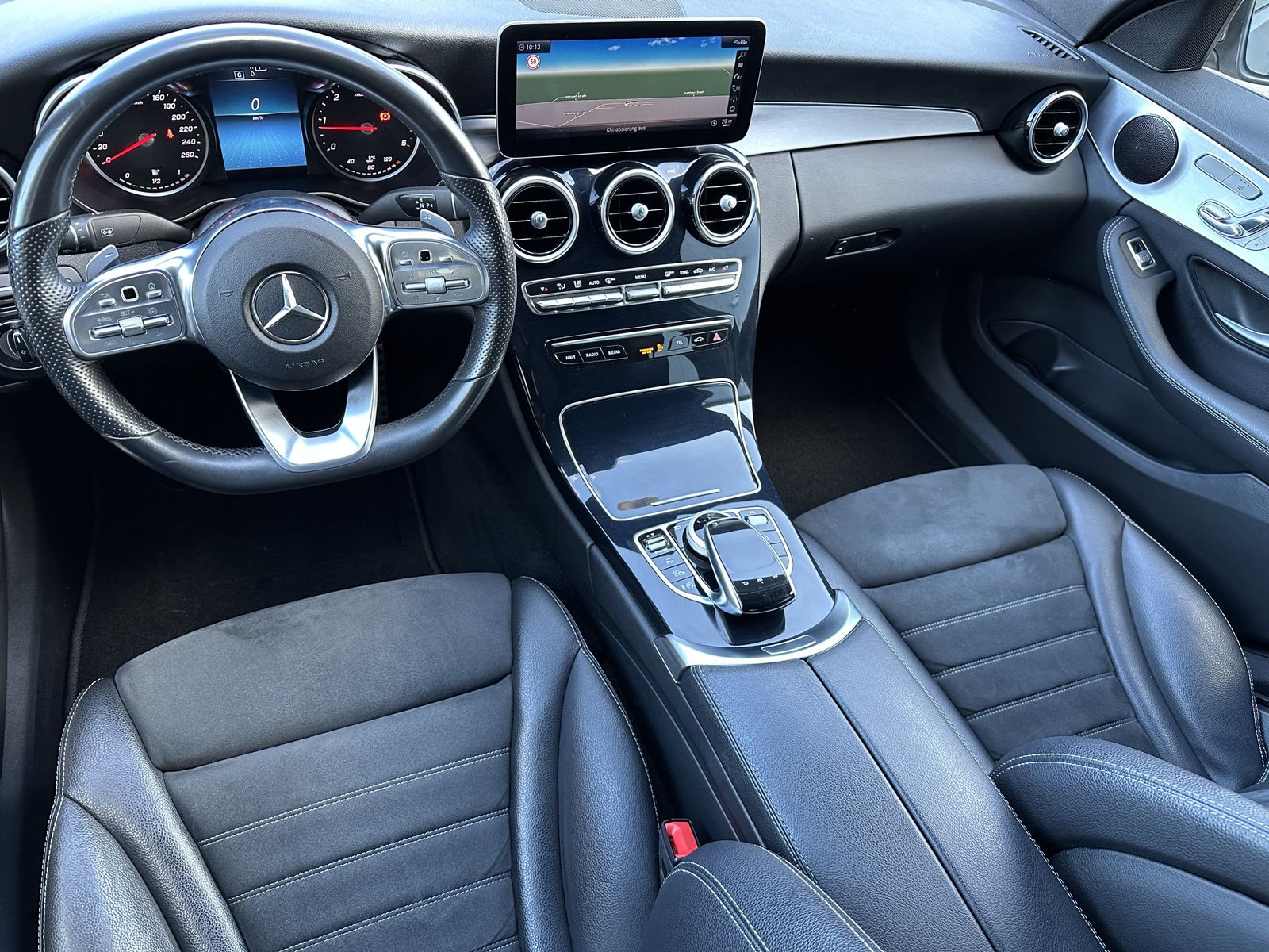 Fahrzeugabbildung Mercedes-Benz C 300d AMG-Line NAV+LED+KAMERA+MEMORY+18ZOLL+1HD