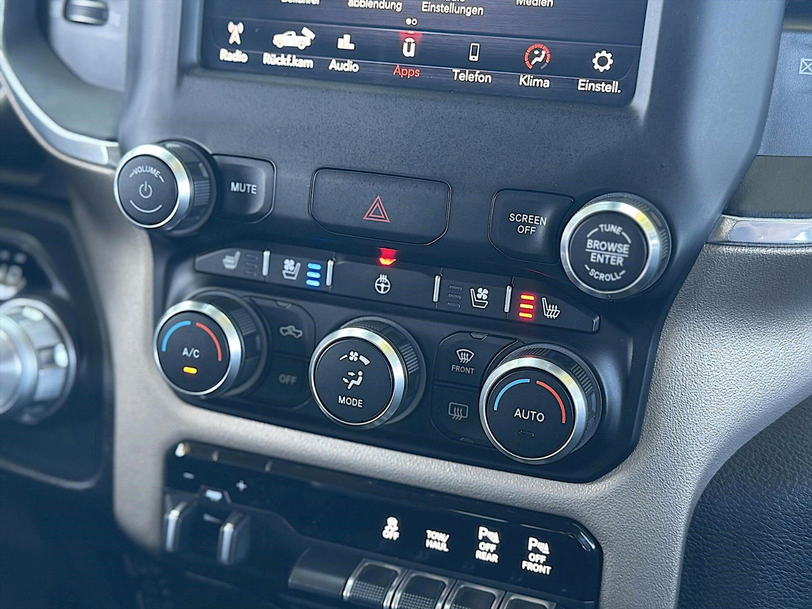 Fahrzeugabbildung Dodge RAM 5.7 V8 HEMI Night LARAMIE 4x4 LONGBED 19%