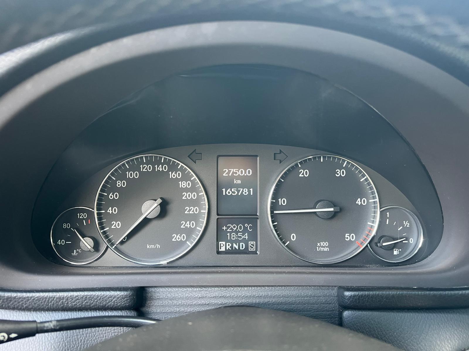 Mercedes-Benz C220 2006 — photo 15