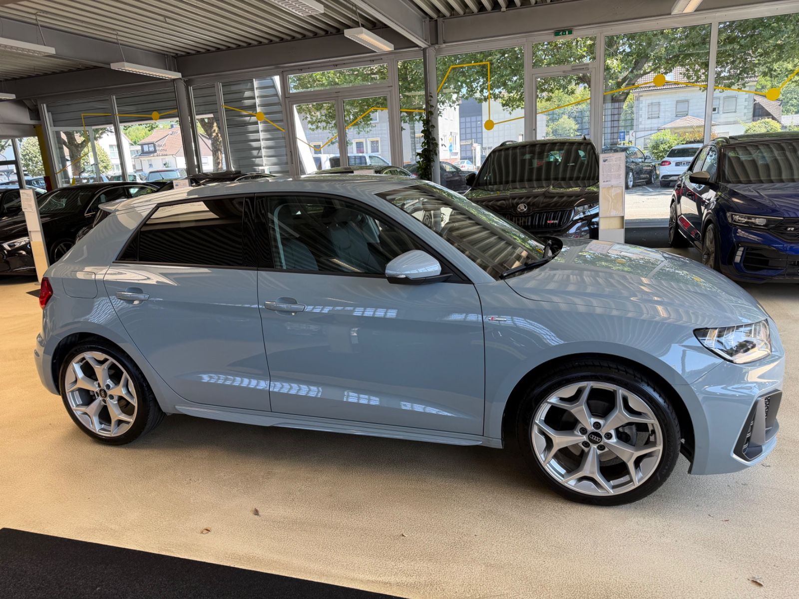 Fahrzeugabbildung Audi A1 Sportback 30* S line Sport * VOLL-LEDER *