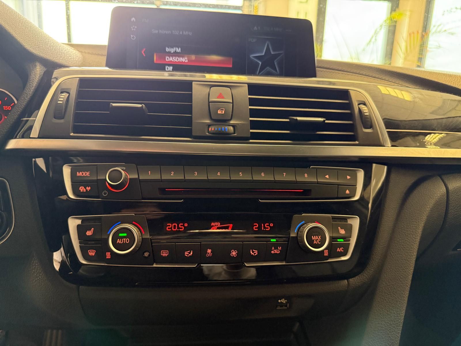 Fahrzeugabbildung BMW 320 d Luxury Line Purity / AHK / LED /PDC