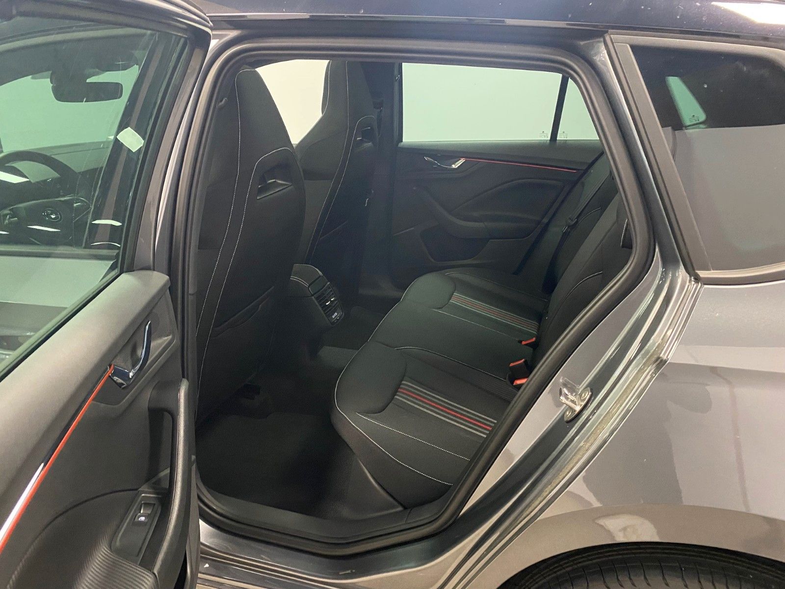 Fahrzeugabbildung SKODA Kamiq 1.5 TSI DSG Monte Carlo+ACC+MATRIX+KAMERA+