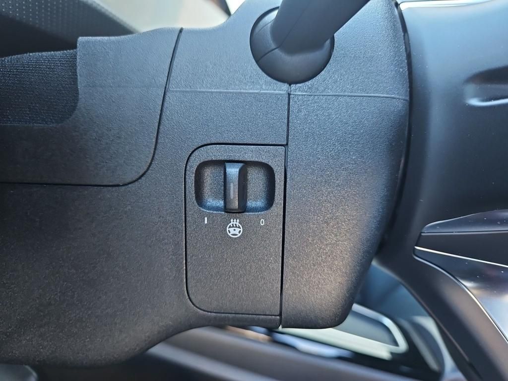 Fahrzeugabbildung Mercedes-Benz CLA 200 Coupé AMG AHK KeylessGo LED Winter Totw.
