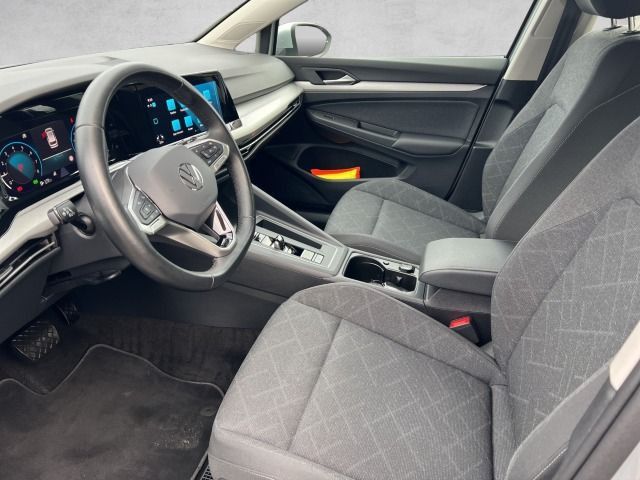 Golf VIII Variant Life 1.5 eTSI DSG AHK*Navi*LED