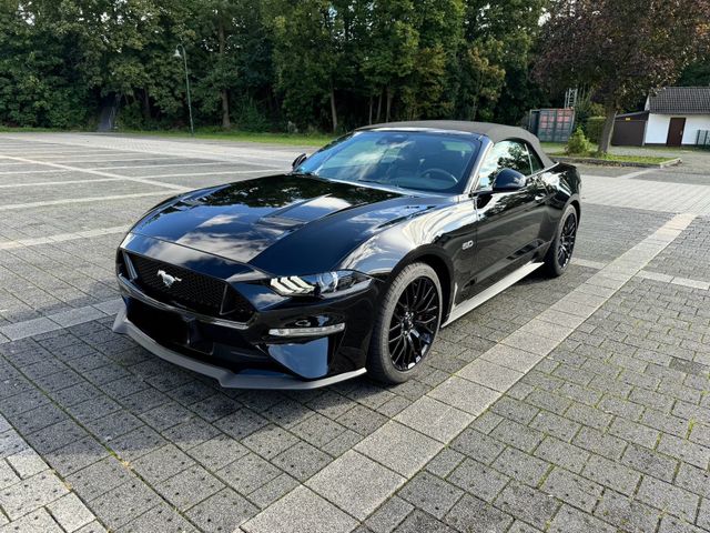 Ford Mustang Convertible V8 GT Absolute Black