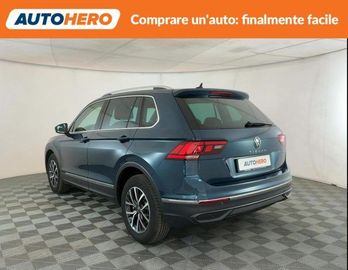 Volkswagen Tiguan - 4