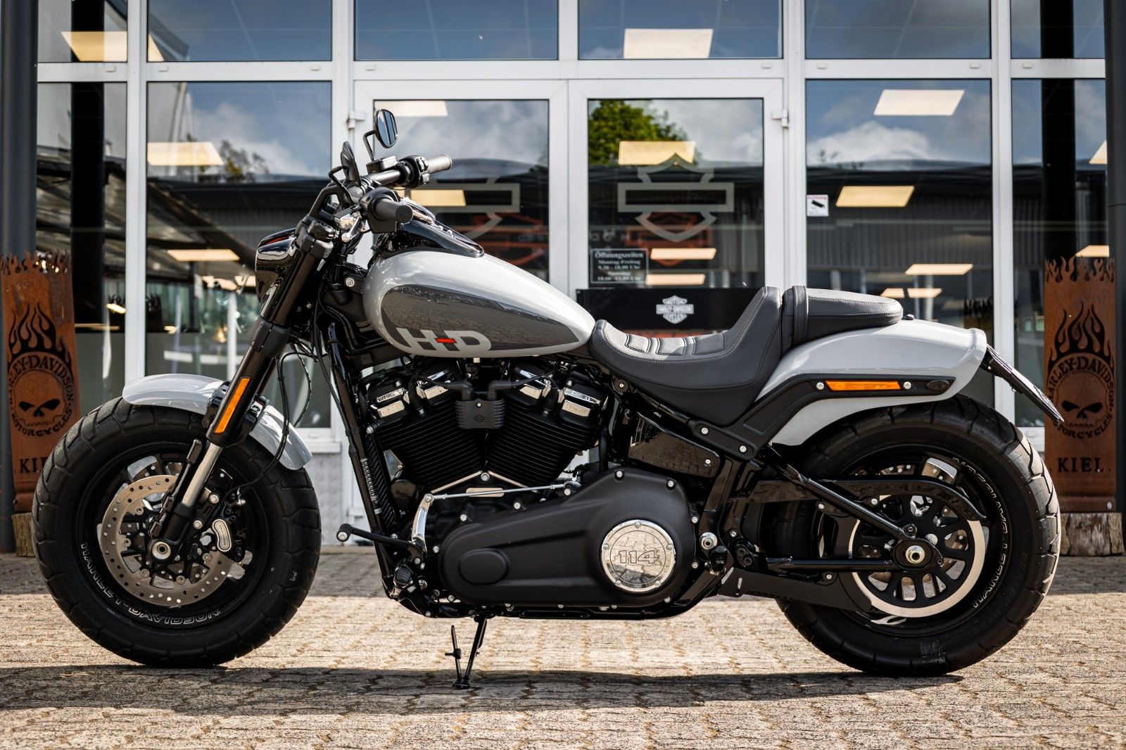 Fahrzeugabbildung Harley-Davidson FXFBS Fat Bob 114 CUI Softail - Jekill & Hyde