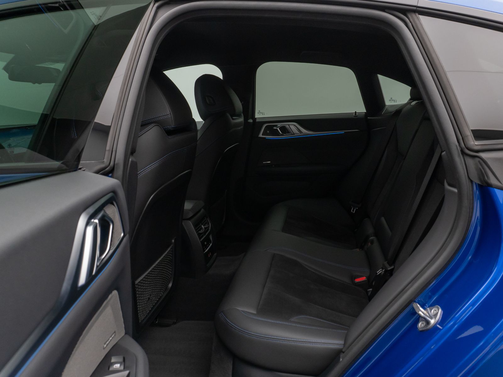 Fahrzeugabbildung BMW i4 eD40 Gran Coupé M Sport Kamera HUD DAB H/K