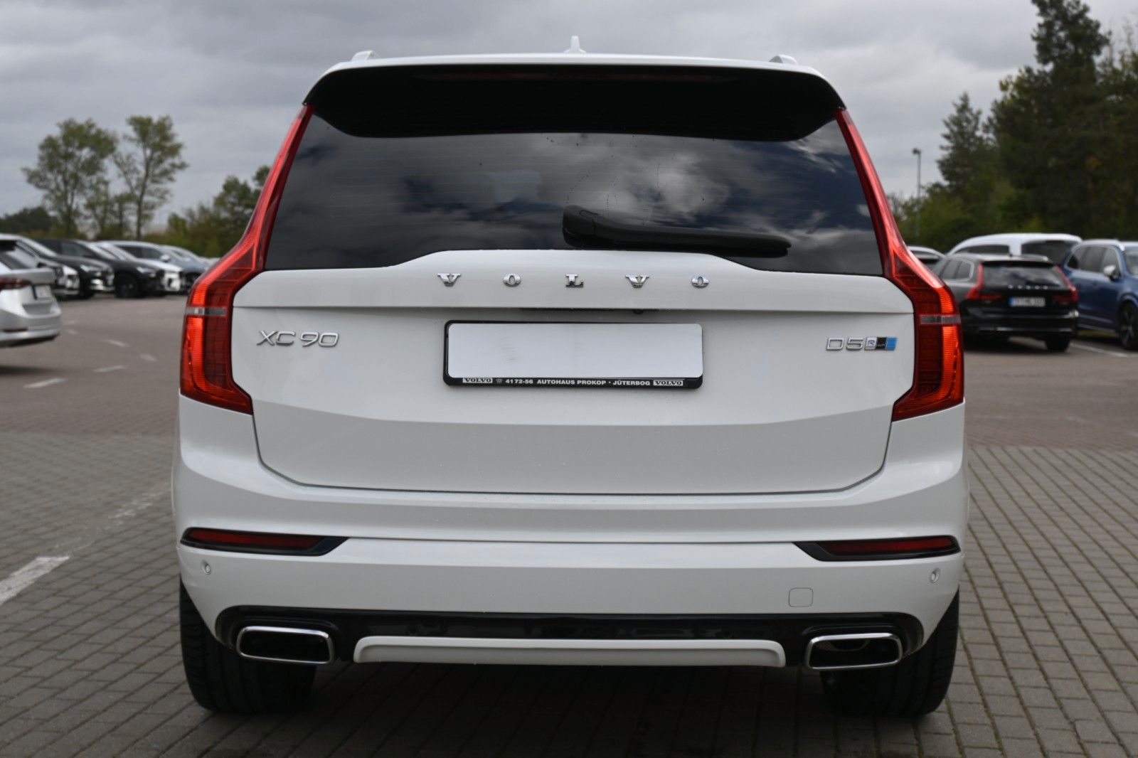 Fahrzeugabbildung Volvo XC90 D5 R-Design*VOLL*PANO*LUFT*255PS*MIETKAUF