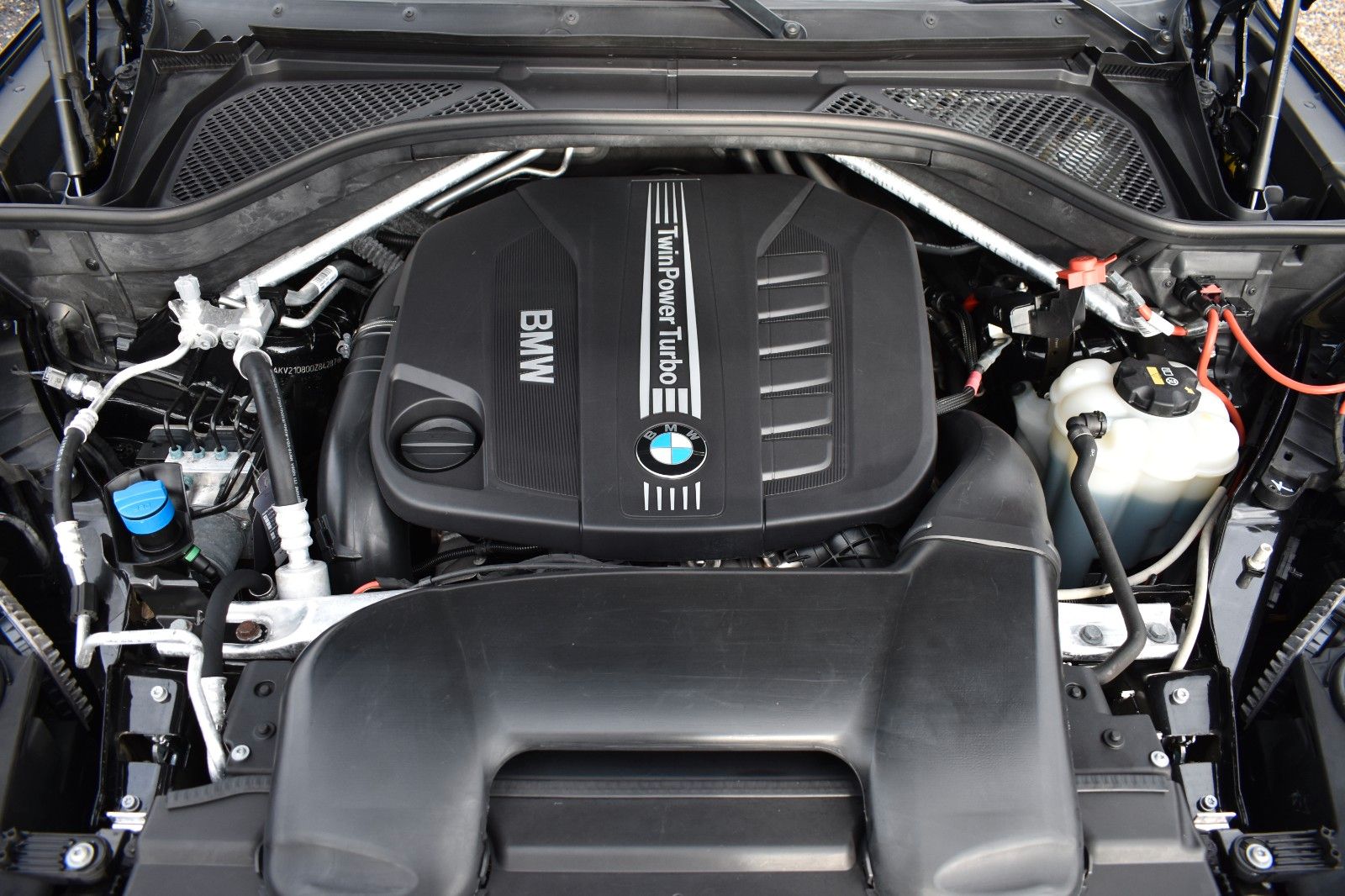 Fahrzeugabbildung BMW X6 xDrive 30 d M Sport Keyless-Go GSD HUD