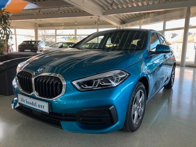 BMW 118i Autom. Advantage, Panorama,Navi,Kamera,Top