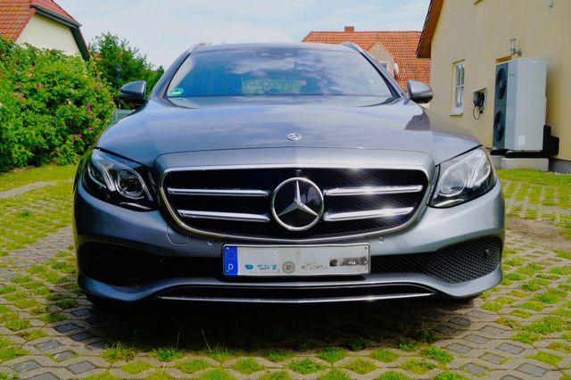 MERCEDES-BENZ E 400 d 4MATIC T-MODELL Autom. - Avangarde