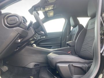 Jeep Avenger 1.2 Black Edition KAMERA LED SHZ AWR