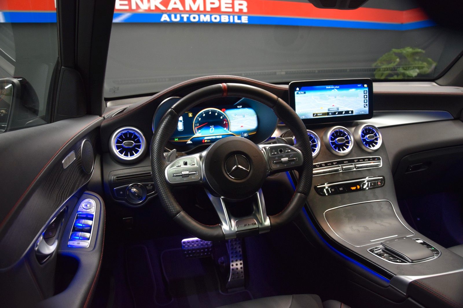 Fahrzeugabbildung Mercedes-Benz GLC 43 AMG 4Matic Pano ACC Ambiente 360° 21 Zoll