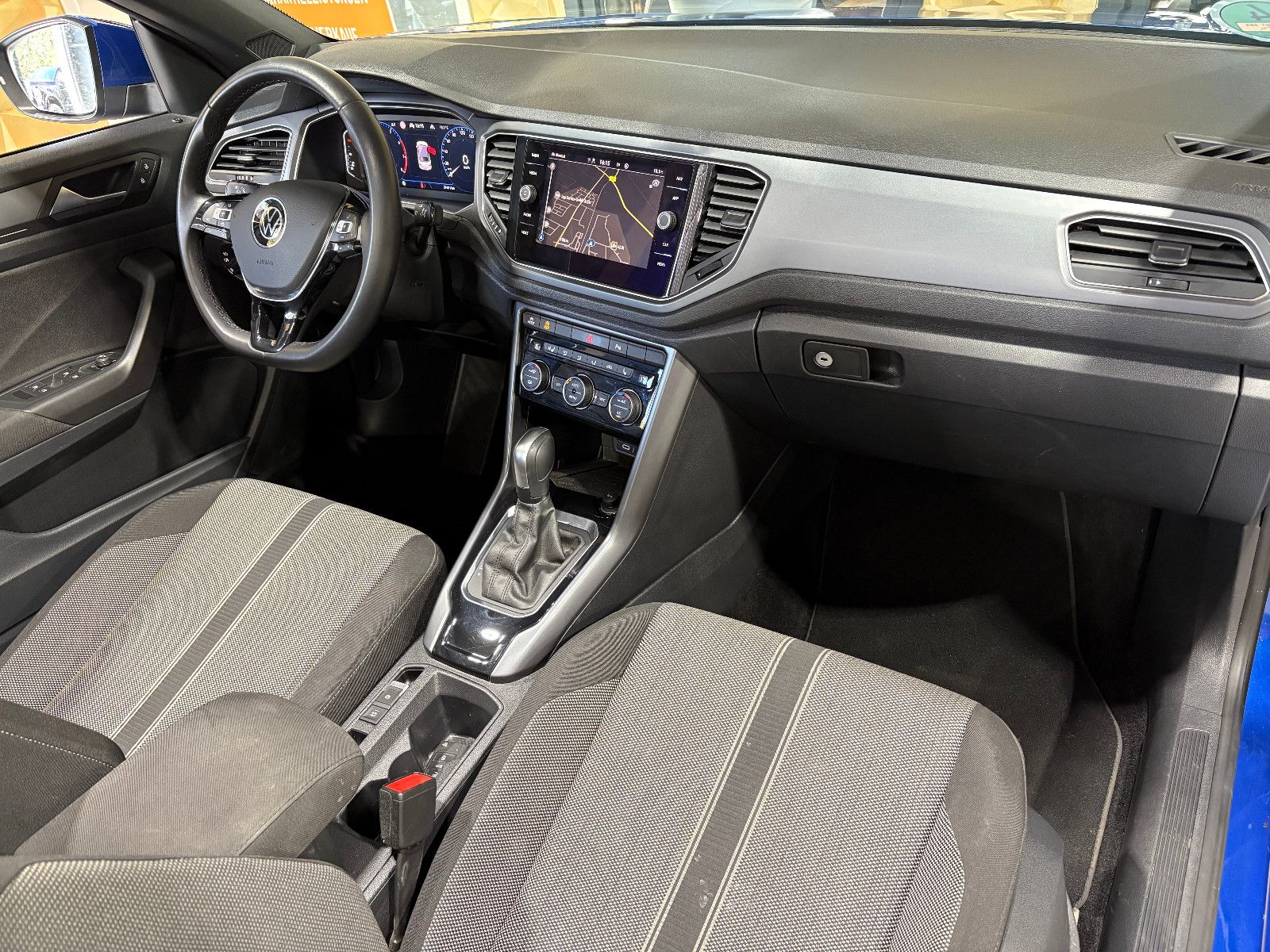 Fahrzeugabbildung Volkswagen T-Roc Cabriolet TSI/APPLE/PDC/ACC/NAVI/SHZ/TOTWI