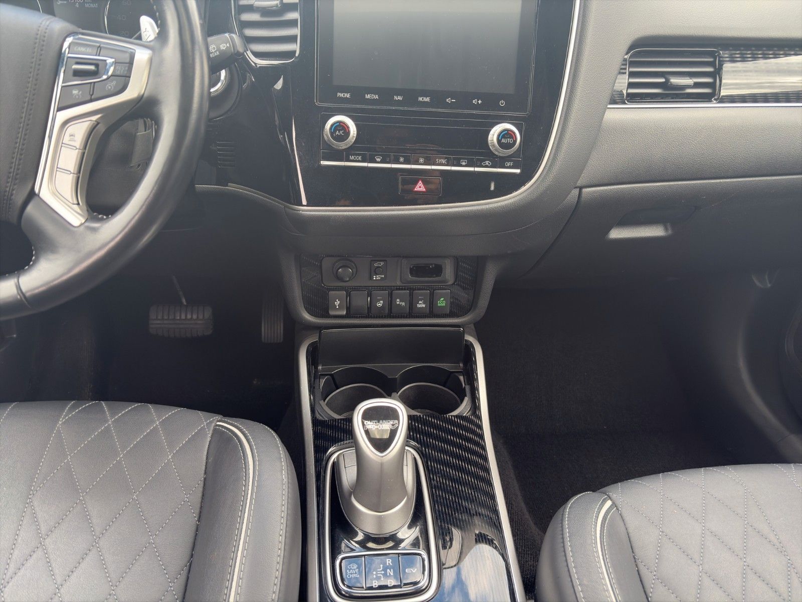 Fahrzeugabbildung Mitsubishi Plug-in Hybrid Outlander