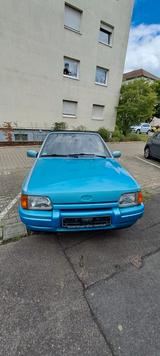 Ford Escort xr3i  - blaue Ford Escort