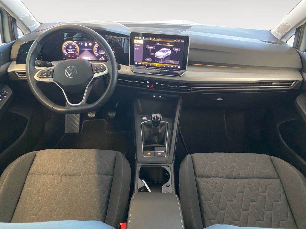 Fahrzeugabbildung Volkswagen Golf Variant 1.5TSI Life AHZV 5 Jahre NWGarantie