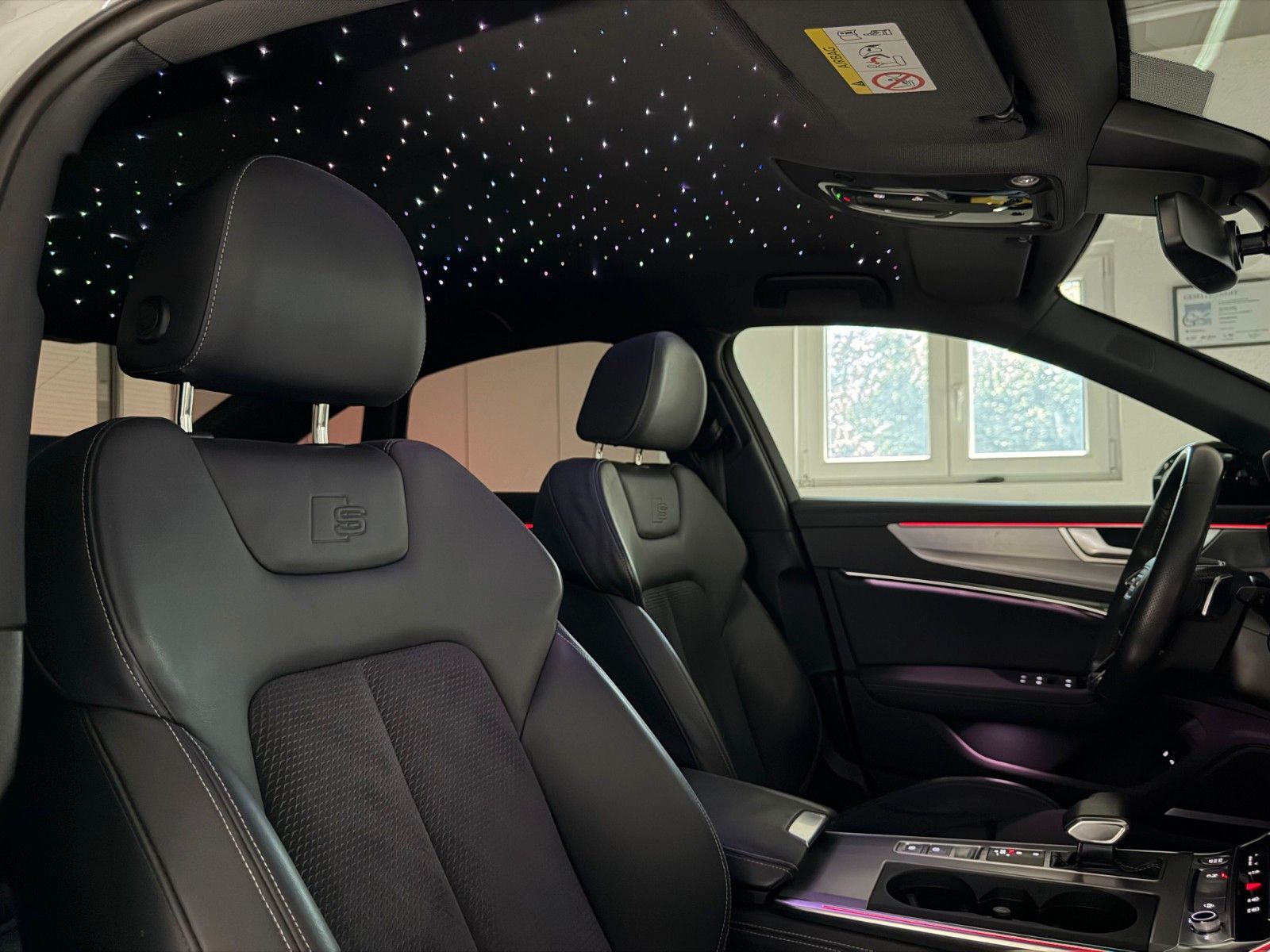 Fahrzeugabbildung Audi A6 Lim. 55 TFSI e Quattro/S6 OPTIK/STERNENHIMMEL