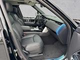 Land Rover Range Rover P550e Autobiography - Land Rover Range Rover Autobiography mit Hybrid-Antrieb (Benzin/Elektro)