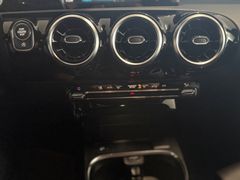 MERCEDES-BENZ A 180 Progressive Limousine - Thumbnail 18