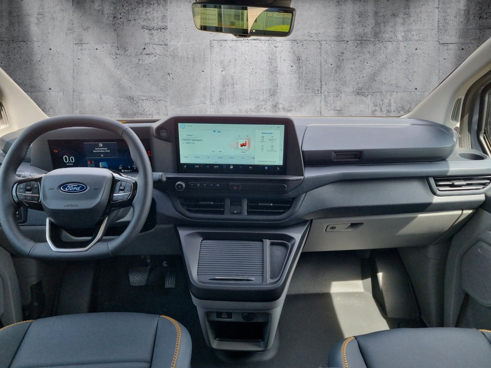 Fahrzeugabbildung Ford Transit Custom Kasten 320 L2 Trail Doppelkabine