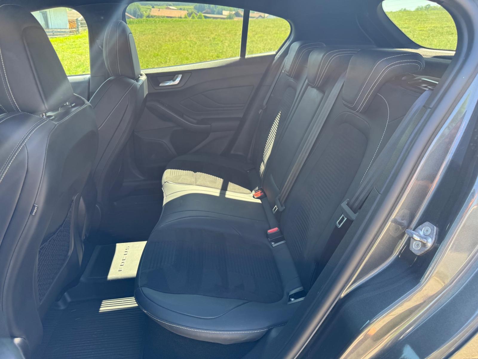 Ford Focus Limited ST 280ch - Recaro - 2ème main - B&O - Navi - Carplay