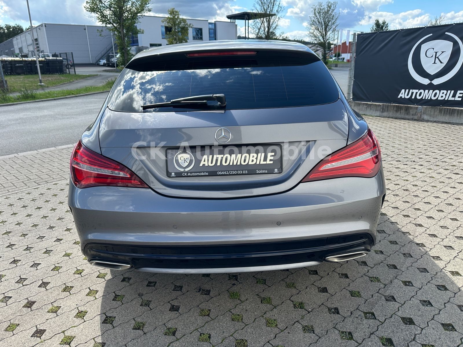 Fahrzeugabbildung Mercedes-Benz CLA 250 Shooting Brake AMG-Line/Navi/LED/ACC/Kam