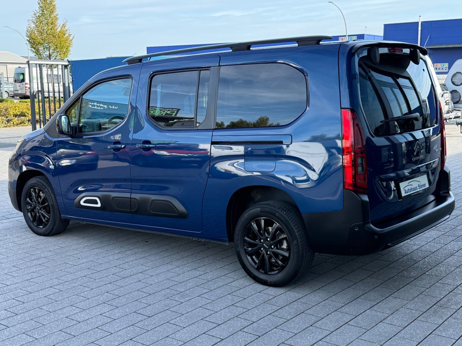 Fahrzeugabbildung Citroën Berlingo XL 7-SITZER AUTOM. KLIMA SITZHEIZ. CAM