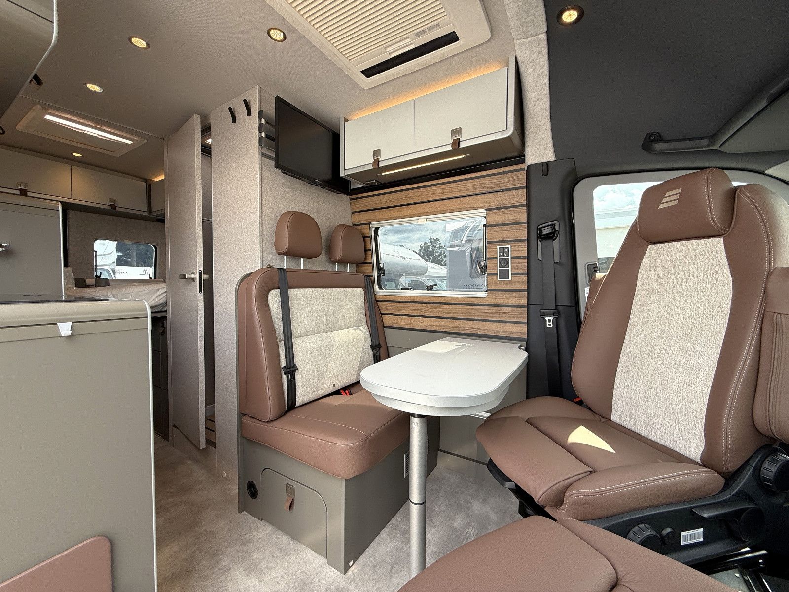 Fahrzeugabbildung HYMER / ERIBA / HYMERCAR Grand Canyon S - MB 600 - 4x4 - 19.986€ Sparen!