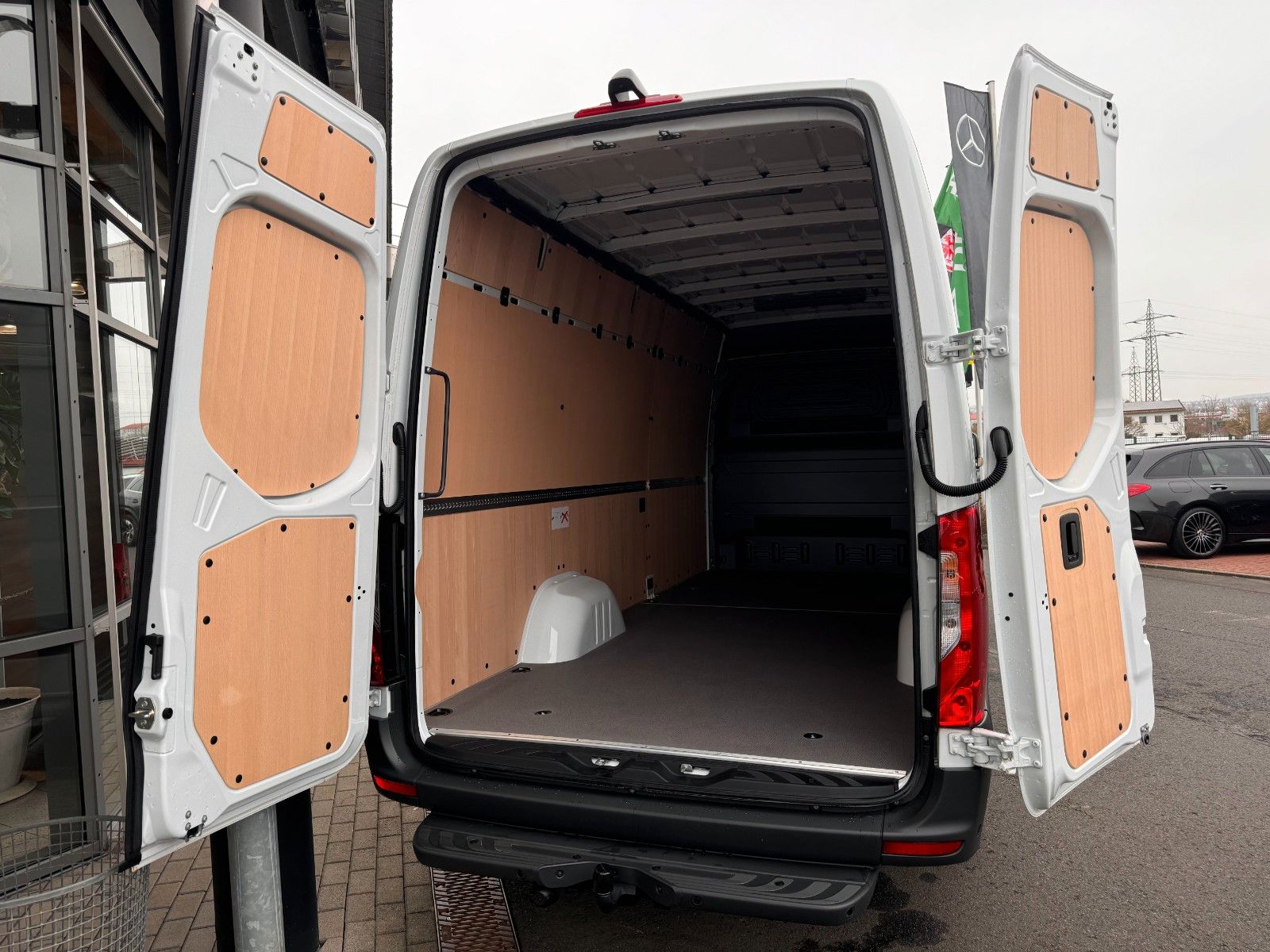 Fahrzeugabbildung Mercedes-Benz Sprinter 319 CDI 4325 LED MBUX SHZ AHK