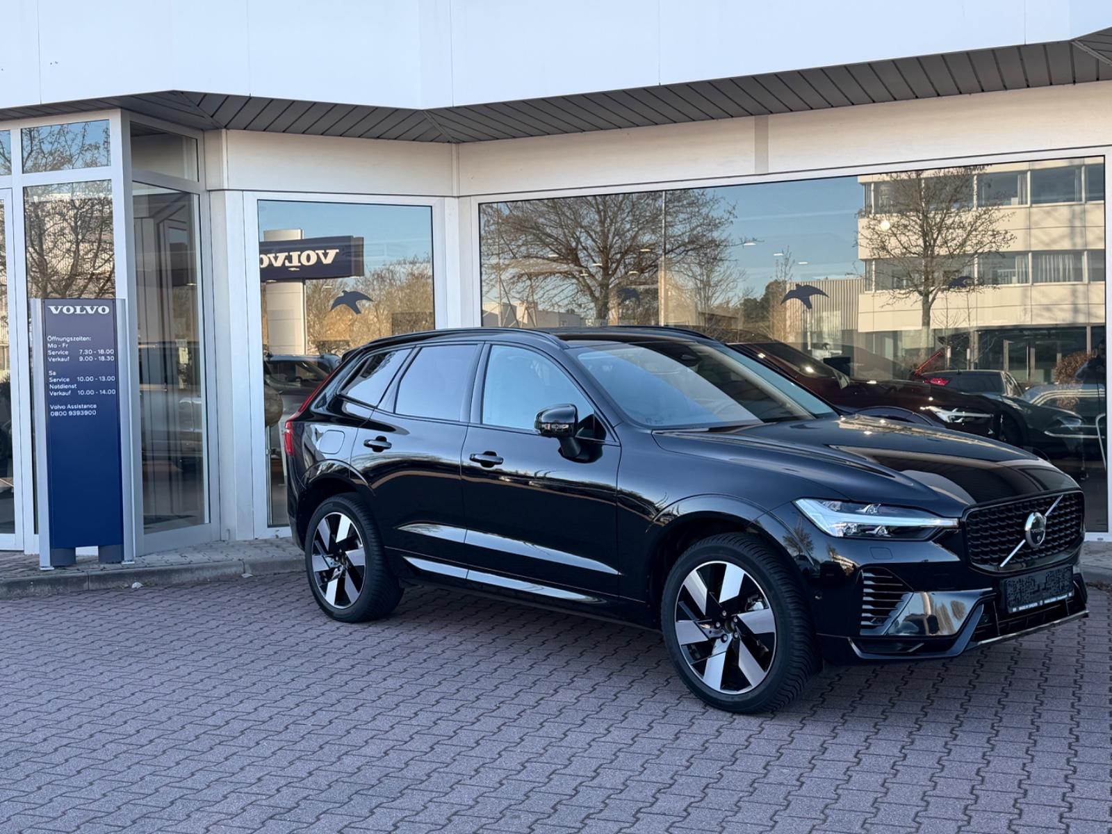 Volvo XC60 T8 Plug-in Hybrid AWD Ultra Dark Auto