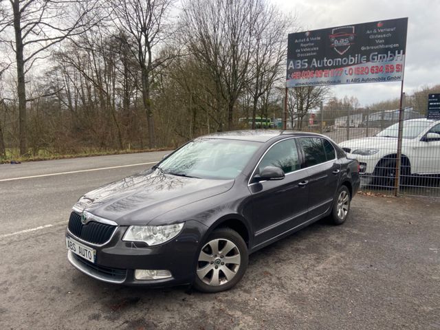 Skoda Superb Ambition Öl drinnen Wasser Xénon kamera