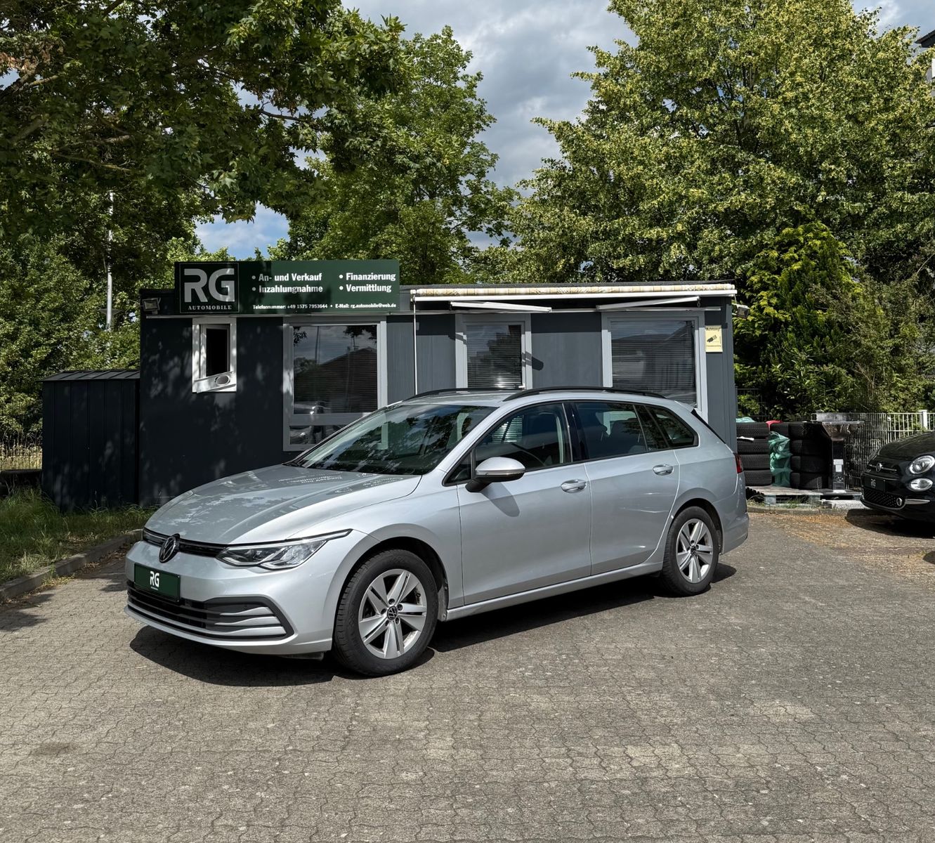 Volkswagen Golf - 1