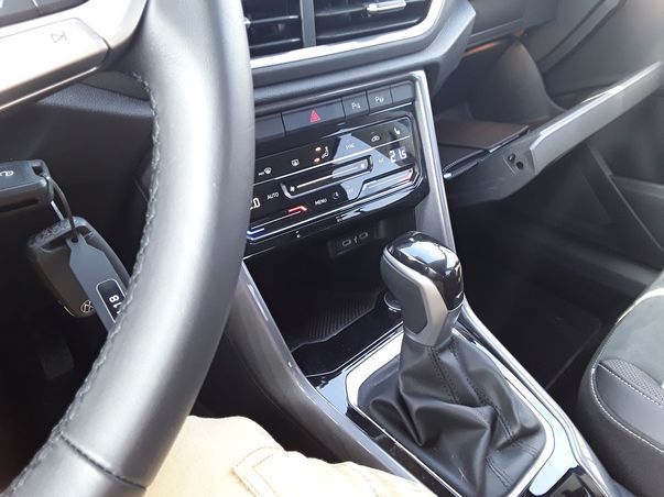 Fahrzeugabbildung Volkswagen T-Roc TSI Style DSG LEDplus AHK Navi AID ACC Par