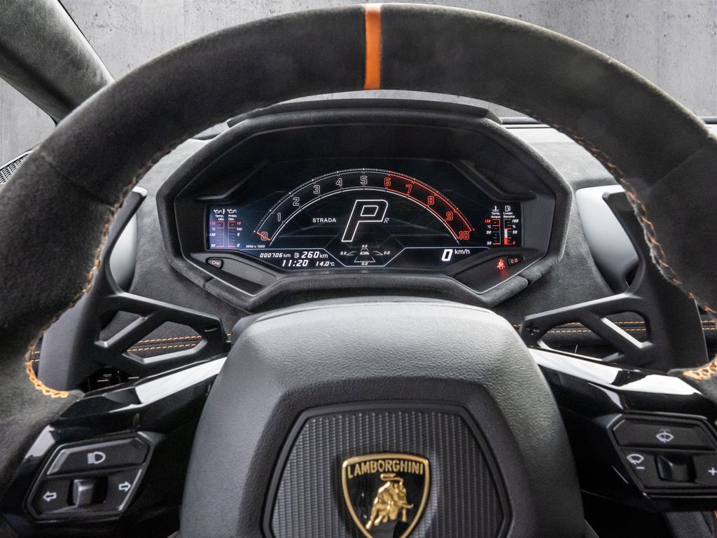 LAMBORGHINI Huracán 2024