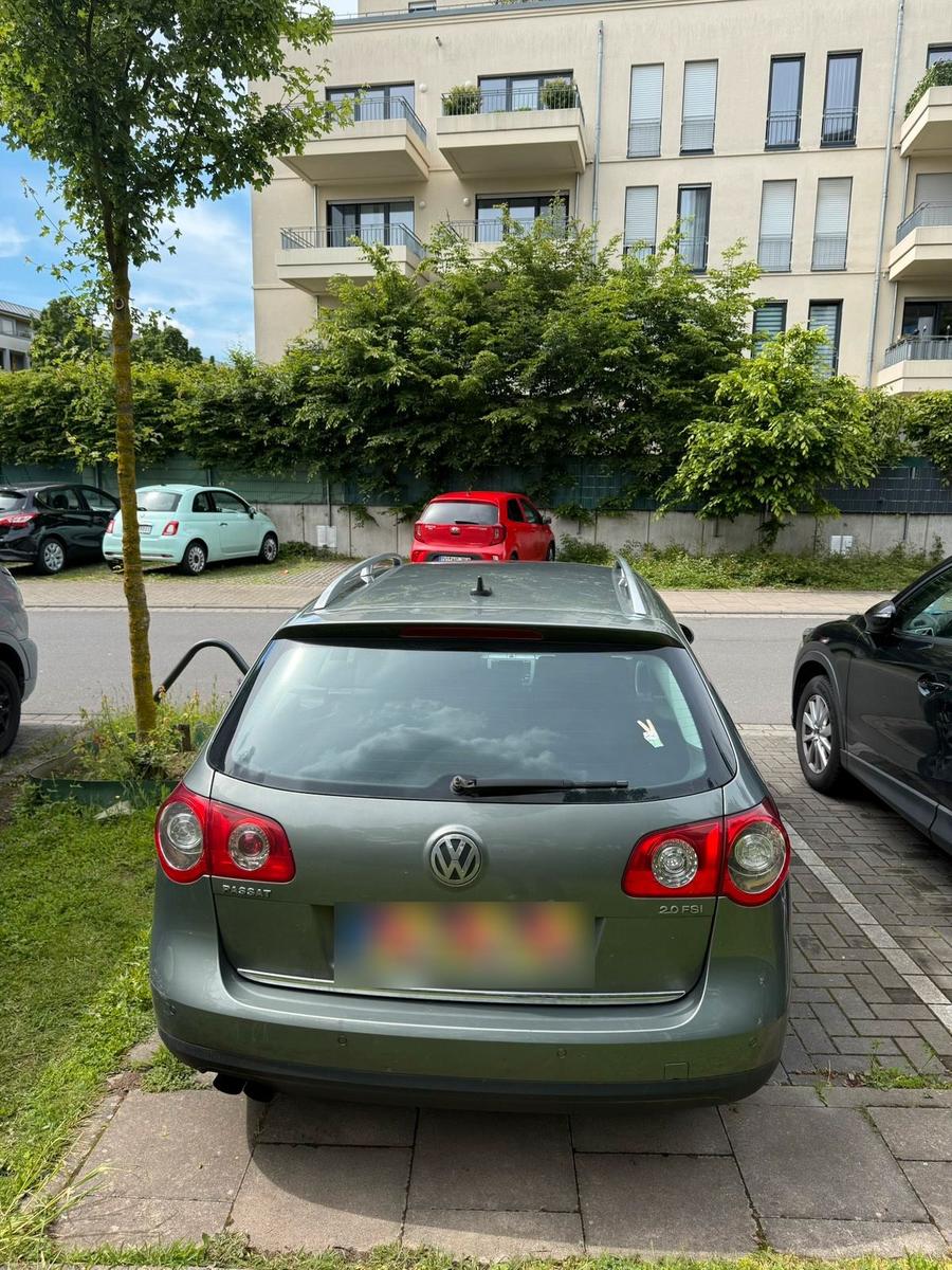 Volkswagen Passat 2007 — rear view