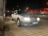 Mercedes-Benz Mercedes Benz W124 S124 220TE Kombi 5 Gang - Mercedes-Benz 220: Te