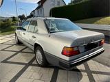 Mercedes-Benz 230 - Mercedes-Benz 230 von privat