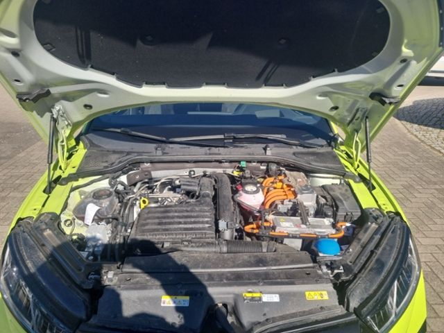 Fahrzeugabbildung SKODA Octavia Combi 1.4 TSI iV RS 180KW NAVI COLUMBUS