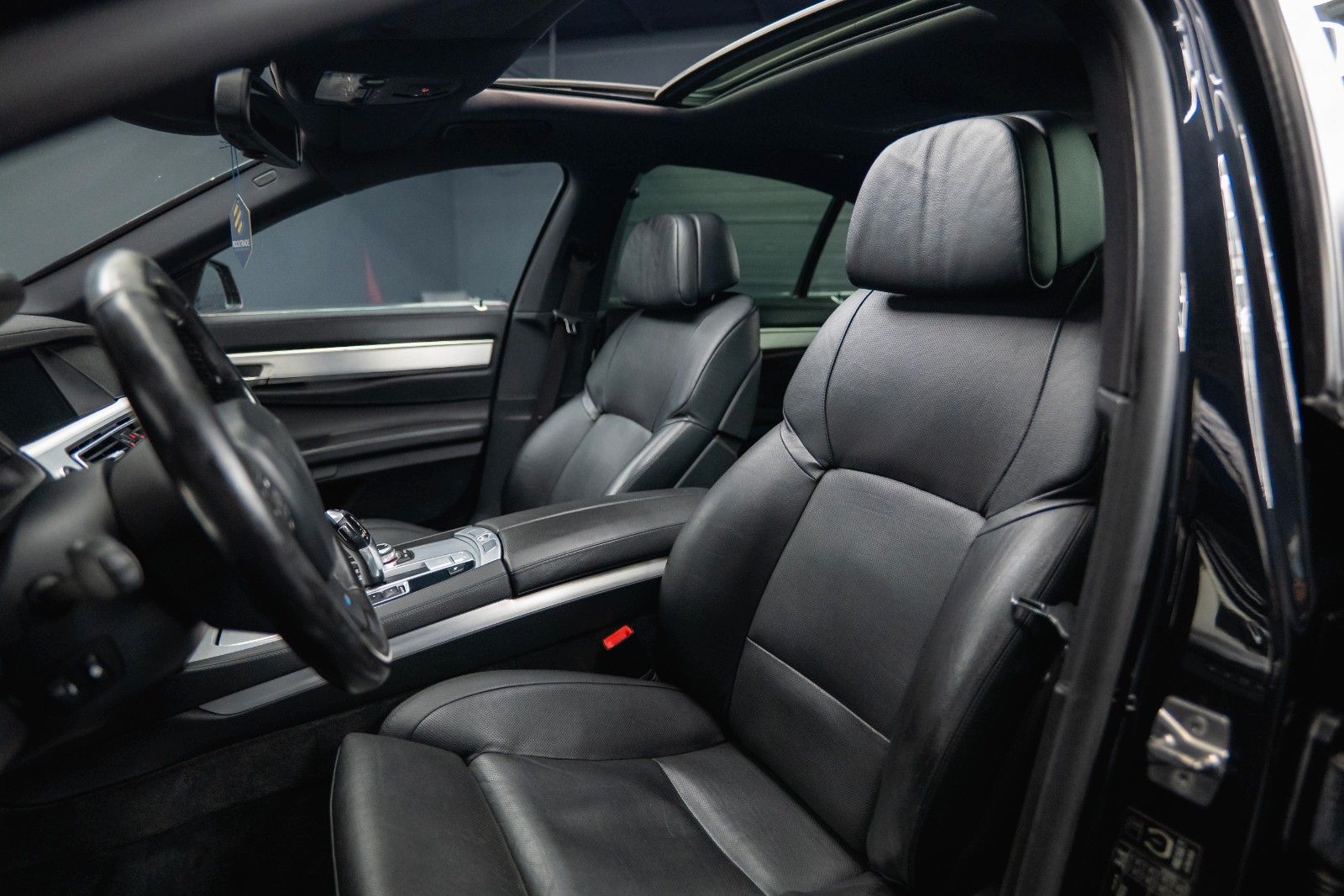 Fahrzeugabbildung BMW 740d M-Sport Black Edition *FULL Options*LESEN!*