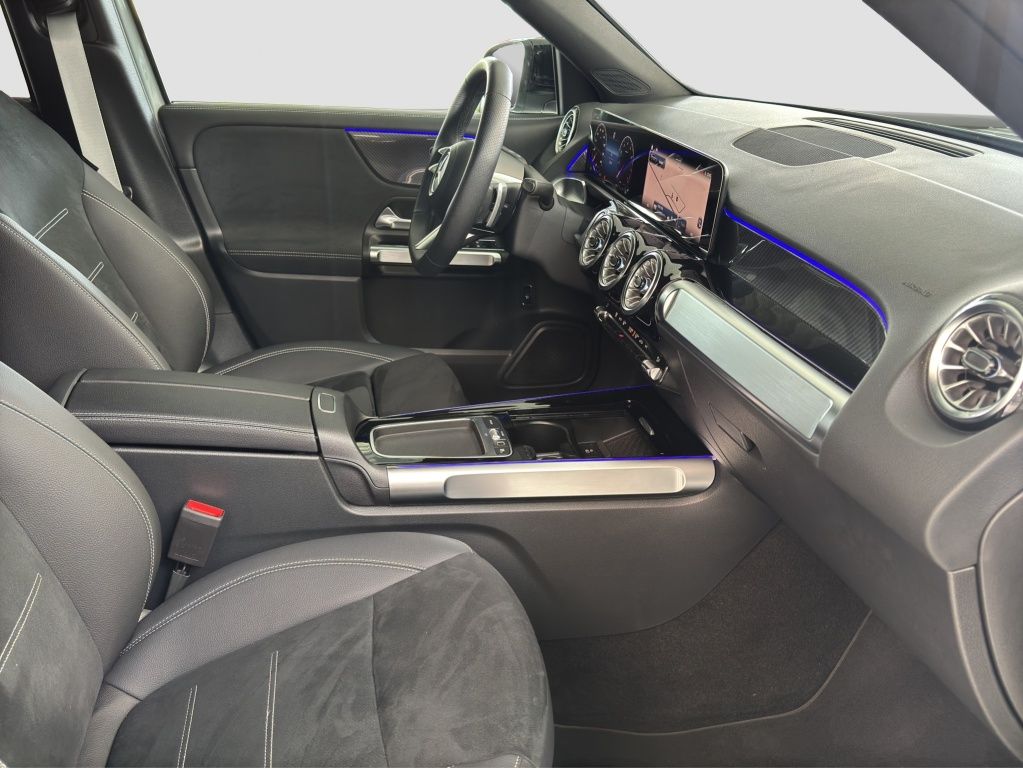 Fahrzeugabbildung Mercedes-Benz GLB 200 AMG*Night*LED*KeyLess*PDC*ParkAss*RFK