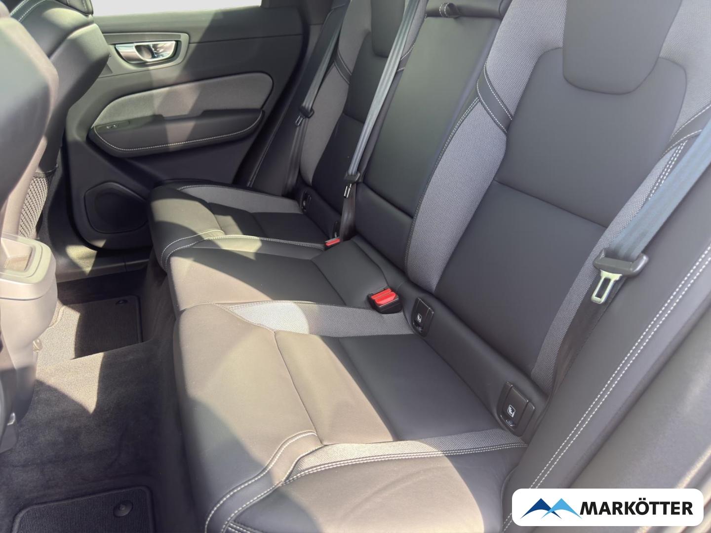 Volvo XC60 AUT.*PLUS DARK*2WD*PANO*LED*WINTERPAKET*E-S