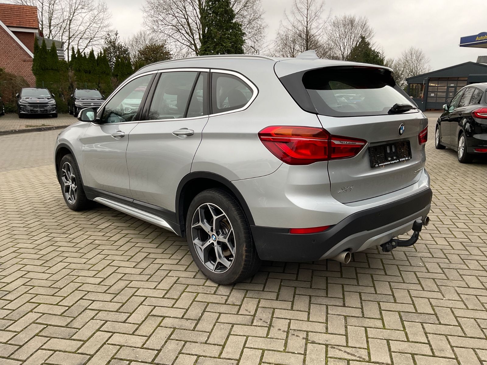 Fahrzeugabbildung BMW X1 sDrive20i xLine,Auto,Navi,AHK,Xenon