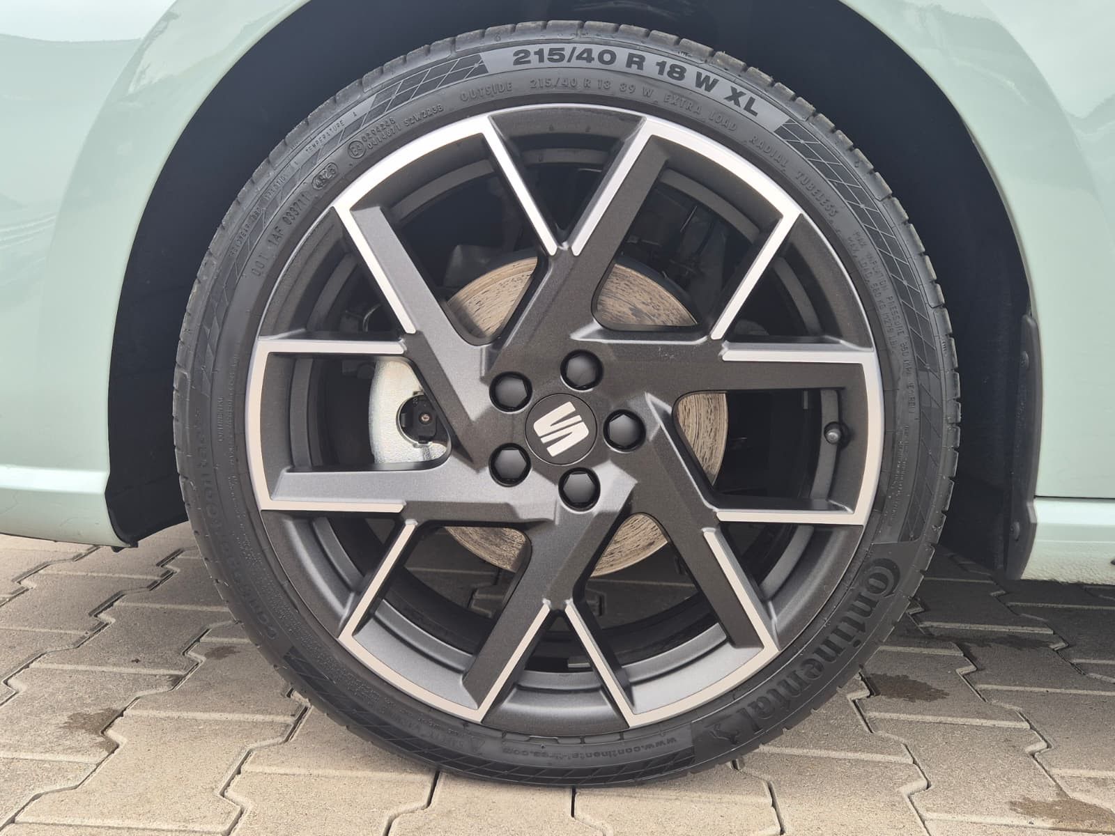 Fahrzeugabbildung SEAT Ibiza 1.5 TSI FR Black Edition*LED*ACC*KAM*PANO
