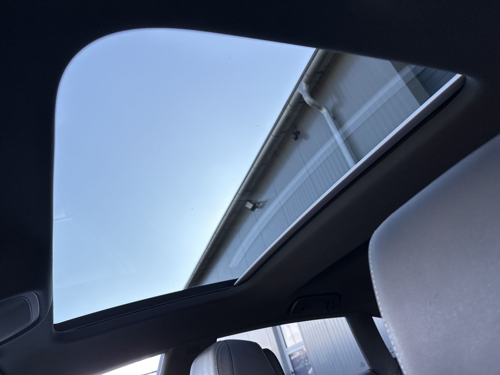 Fahrzeugabbildung Audi A5 SpB 35 TDI S-Line NAV+LED+AHK+V-COCKPIT+PANO